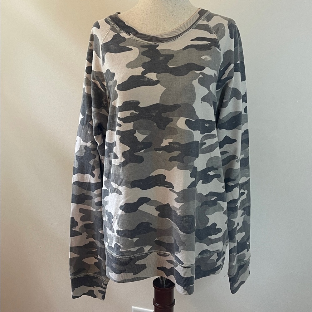 J. Crew Grey & Cream Camouflage Sweatshirt Size L EUC